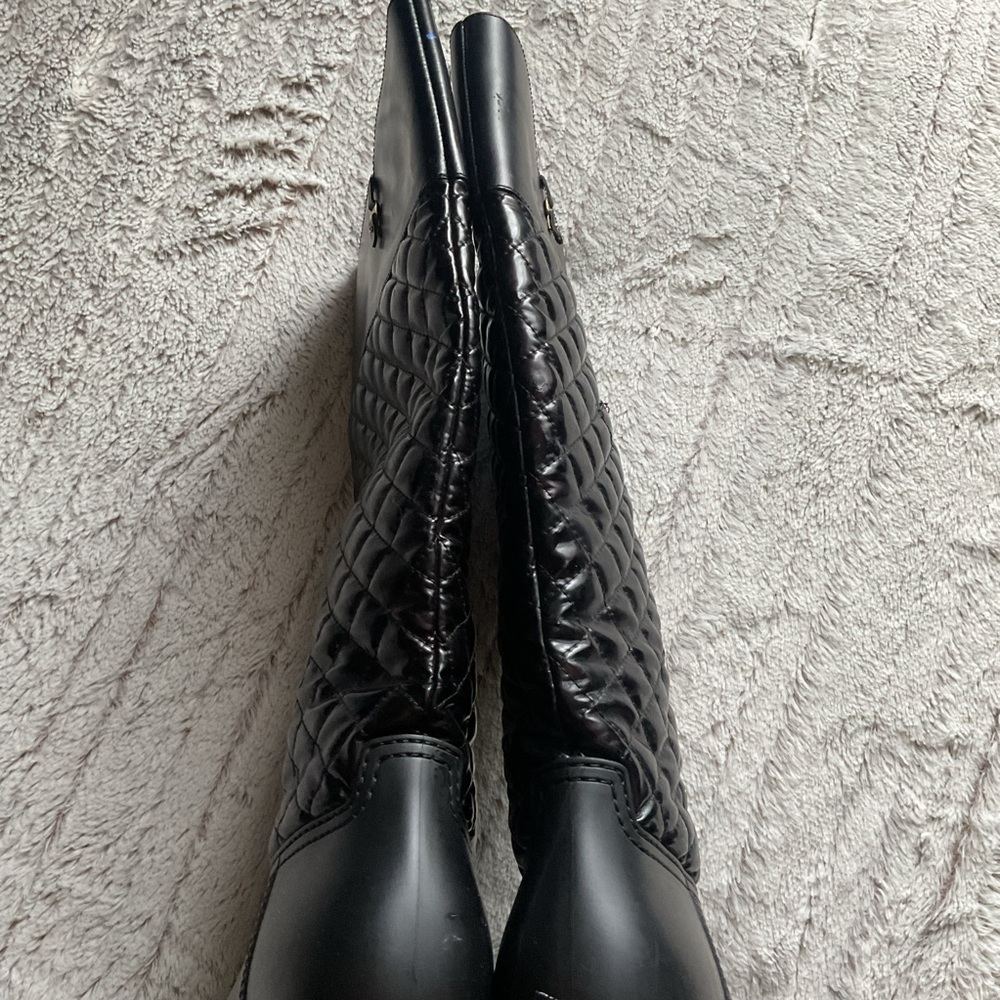 Salvatore Ferragamo Black Quilted Winter Boots.